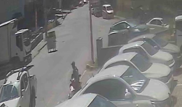 Ahlat'ta çöp konteyneri caddeyi birbirine kattı
