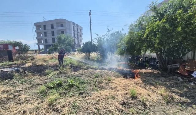 Arsuz'da bahçe yangını