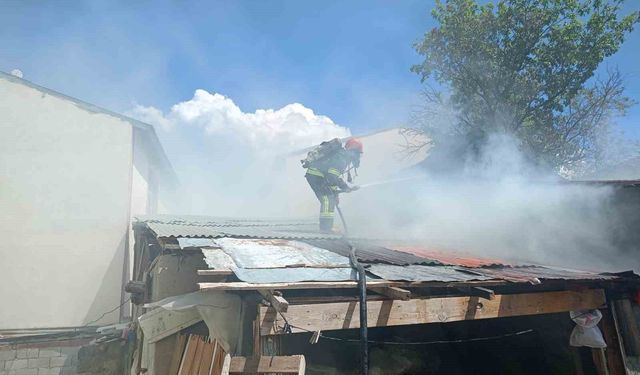 Aşkale'de tandır evinde yangın paniği