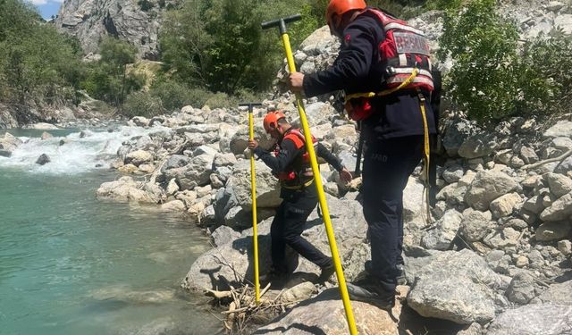 Balık tutarken nehre düşen şahsı arama çalışması 6'ncı gününde devam ediyor