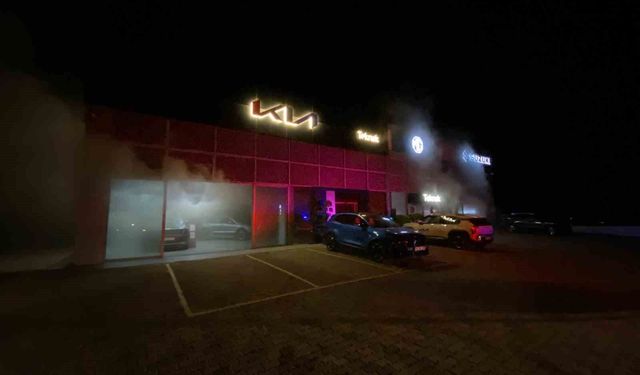 Balıkesir'de oto servisinde korkutan yangın