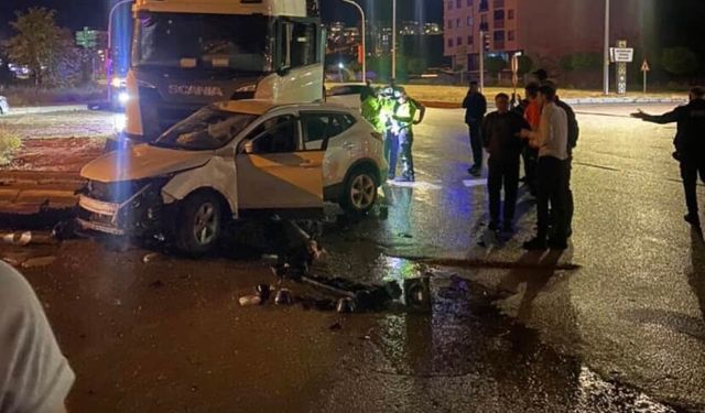 Bayburt'ta tır cipe çarptı: 1 yaralı
