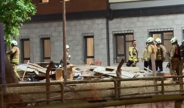 Bayrampaşa'da trafoda yangın çıktı, tramvay seferleri aksadı