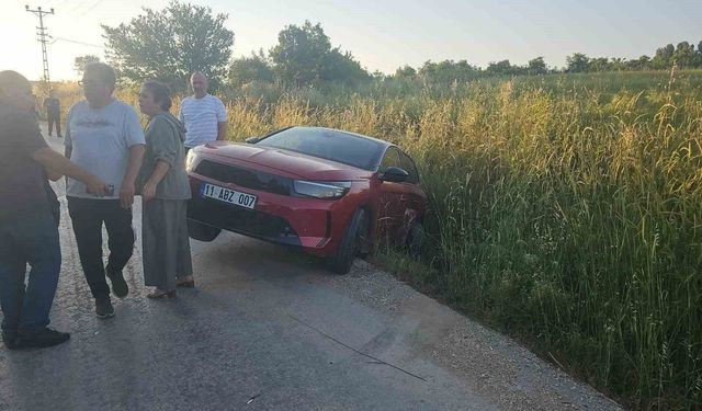 Bilecik'te 2 otomobil çarpıştı: 3 yaralı