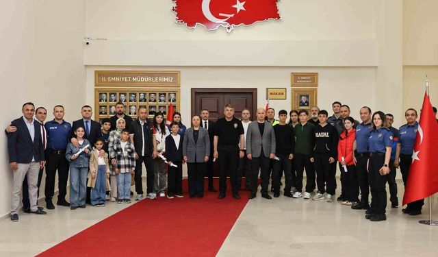 'Biz Bize Yeteriz' dediler, çocukların eğitimine gönüllü destek oldular