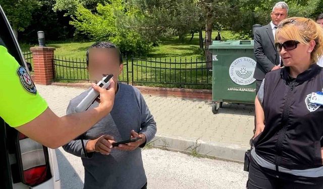 Bolu'da yokuşta geri kayan araç aynı otomobile 3 kez çarptı