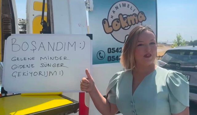 Davul zurnayla boşanmayı kutladı, lokma dağıttı
