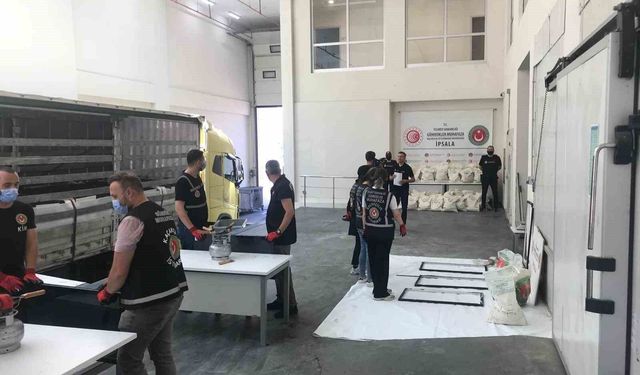 Edirne'de tırda 1,5 ton uyuşturucu ele geçirildi