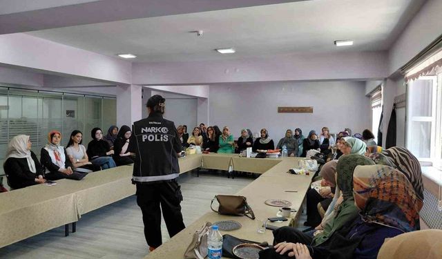 Erzincan'da 7 bin 288 kişiye uyuşturucuyla mücadele eğitimi verildi