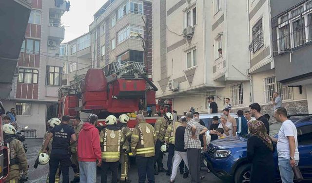Gaziosmanpaşa'da 4 katlı binada korkutan yangın