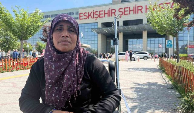 İki çocuk annesi, 2 erkek tarafından sopayla darbedildiğini iddia etti