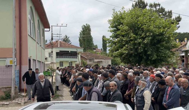 İş kazasında hayatını kaybeden genç işçi son yolculuğuna uğurlandı