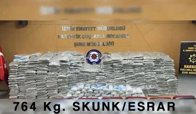 İzmir'de düzenlenen operasyonda 764 kilogram uyuşturucu madde ele geçirildi