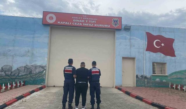 Jandarma çeşitli suçlardan aranan 48 kişiyi yakaladı