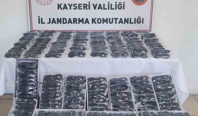 Kargo yolu ile 3 milyon TL'lik kaçak gözlüğe jandarma operasyonu