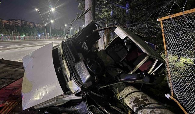 Kayseri'de kontrolden çıkan otomobil bahçeye uçtu: 3 yaralı
