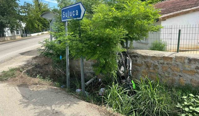 Keşan'da duvara çarpan motosikletli yaralandı
