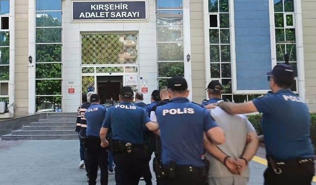 Kırşehir'de 10 milyon liralık iş yeri hırsızlığında 5 şüpheli tutuklandı