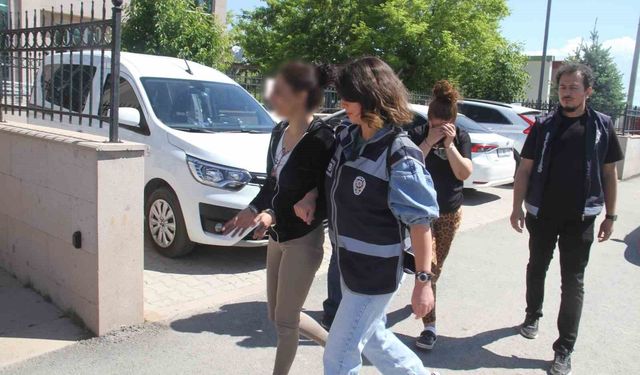 Konya'da sahte altın dolandırıcıları adliyeye sevk edildi