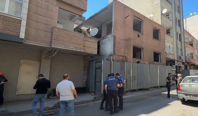 Küçükçekmece'deki bina çökmesinde ağır yaralanan genç hayatını kaybetti