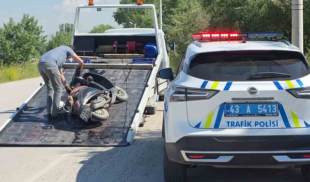 Kütahya'da otomobil ile motosiklet çarpıştı, sürücü ağır yaralandı