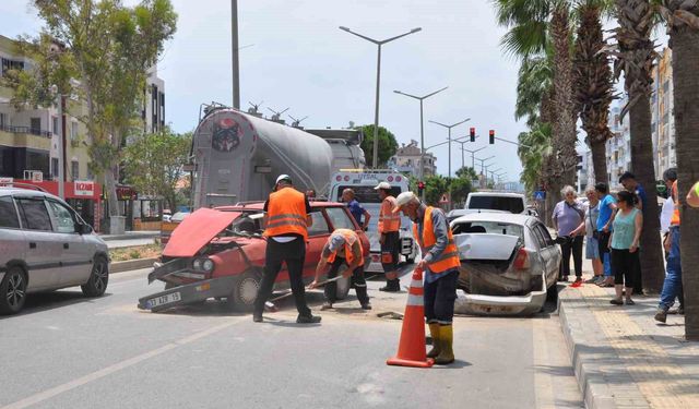 Mersin'de zincirleme trafik kazası: 1 yaralı