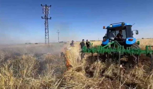 Şanlıurfa'da onlarca dönümlük arpa ekili tarla kül oldu
