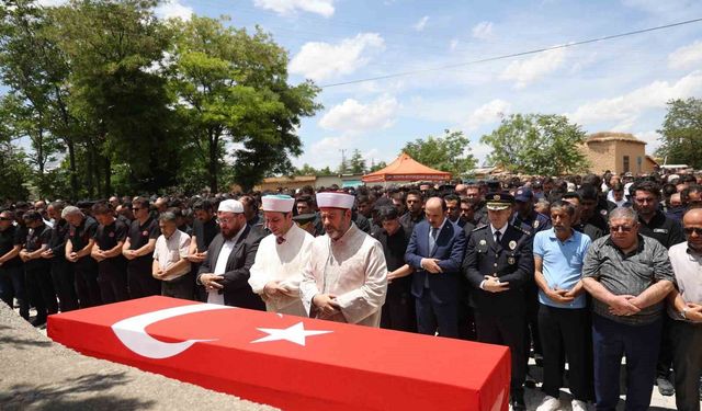 Şehit itfaiye eri Mehmet Tekeli son yolculuğuna uğurlandı