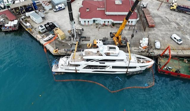 Sinop Limanı'nda batan lüks yat 7 günlük çalışmayla kurtarıldı