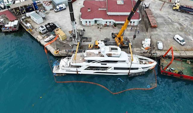 Sinop'ta yan yatan lüks yat kurtarıldı