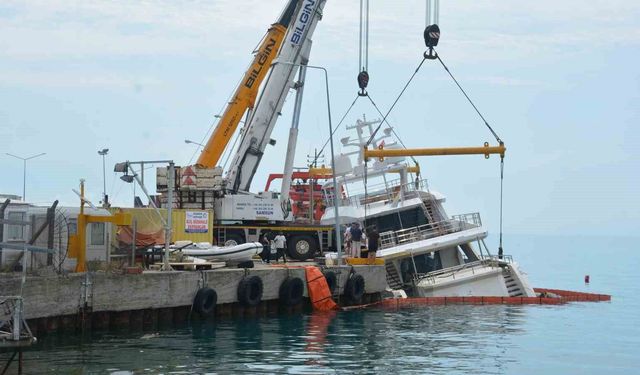 Sinop'ta yan yatan yattan yükselen dumanlar ekipleri alarma geçirdi