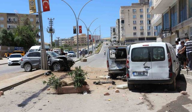 Şırnak'ta zincirleme trafik kazası: 4 yaralı
