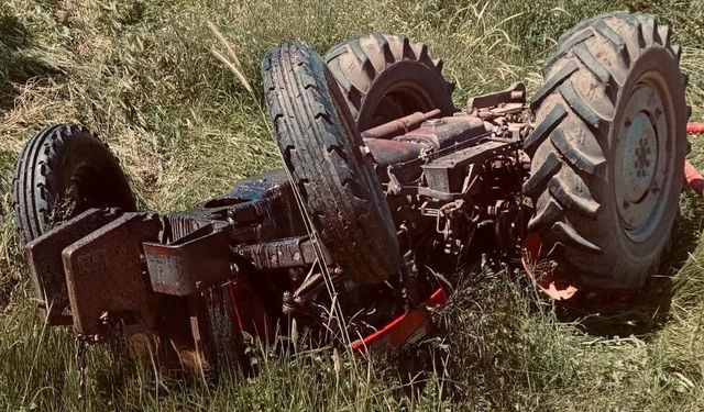 Sivas'ta kontrolden çıkan traktör devrildi: 1 ağır yaralı