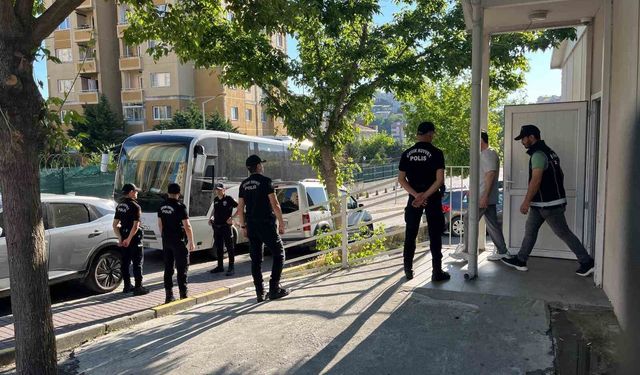 Uyuşturucu operasyonundan gözaltına alınan ünlüler adliyeye sevk edildi