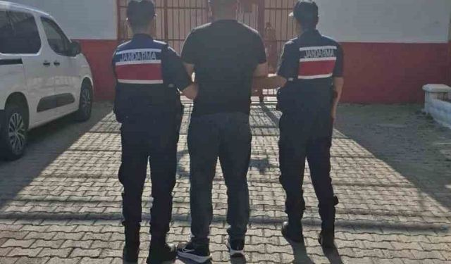 Uyuşturucu ve hırsızlık suçlarından aranan 2 hükümlü yakalandı