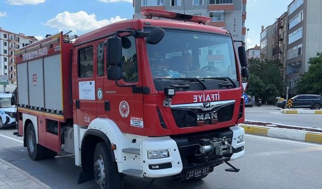 Yoldan çıkan otomobil tarlaya uçtu: 2 yaralı