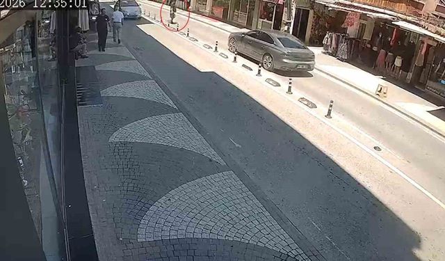 Yolun karşısına geçen engelli yayaya otomobil çarptı