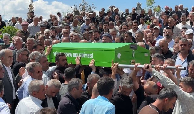 Yüksekova'daki kazada hayatını kaybedenler toprağa verildi