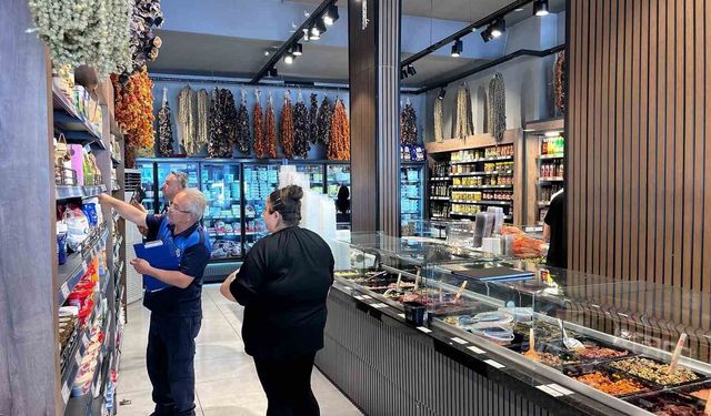 Zabıta ekiplerinden okul kantini ve şarküteri denetimi