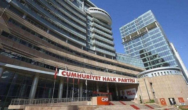 CHP'de iki belediye başkanına ihraç talebi