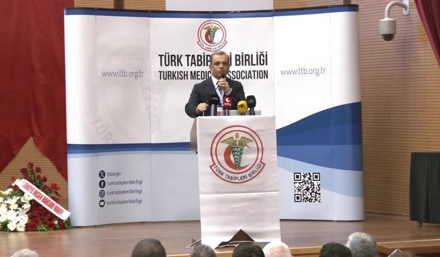 TTB'nin 78. Büyük Kongresi'nde Davutoğlu ve Aslan arasında "10 Ekim Gar Katliamı" tartışması
