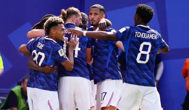 Fransa Senegal'i üç golle devirdi