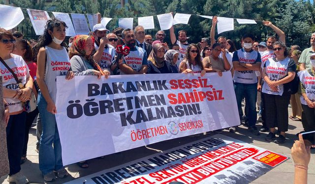 Açlık grevindeki öğretmenler MEB’e yürüdü