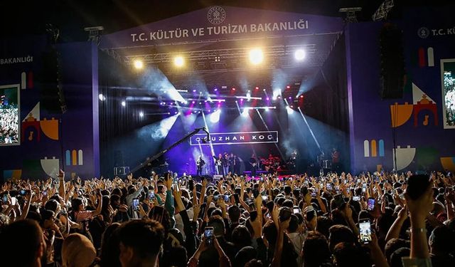 Bursa'da Dev Festivalde Yıldızlar Geçidi Başlıyor!