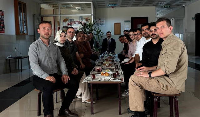 Karacabey Adliyesi’ne sabah en erken gelen personele sürpriz kahvaltı