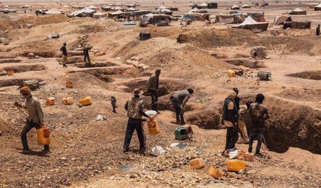 Çölün ortasında 49 kişi susuzluktan can verdi
