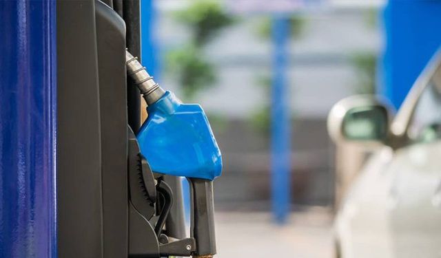 Benzine büyük zam