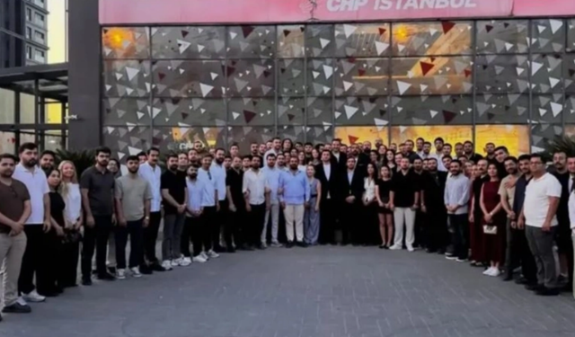 CHP İstanbul Gençlik Kolları topluca YENİ Parti’ye geçti