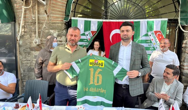 Bursaspor Başkanı Enes Çelik Kapalı Çarşı’da esnafla buluştu