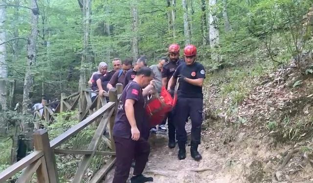 Bursa’da Oylat Şelalesi’nde mahsur kalan kadın kurtarıldı